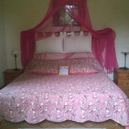 Les Griottes Bed & Breakfast Charols Екстериор снимка