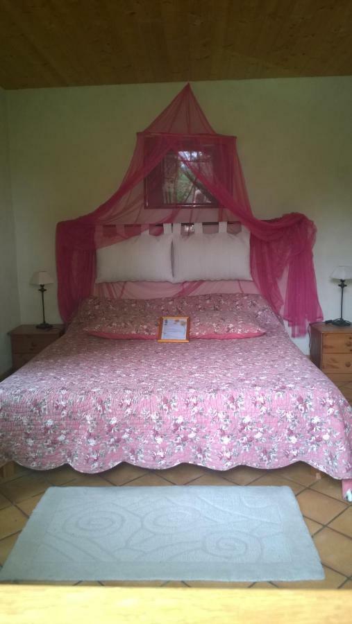 Les Griottes Bed & Breakfast Charols Екстериор снимка