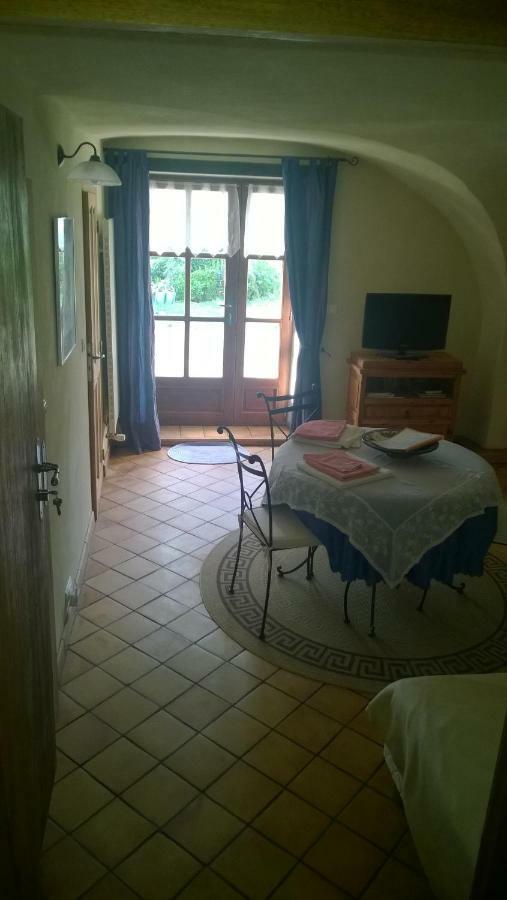 Les Griottes Bed & Breakfast Charols Екстериор снимка